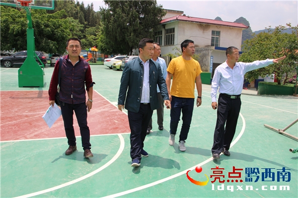 在普硐小學(xué)督查現(xiàn)場(chǎng).JPG
